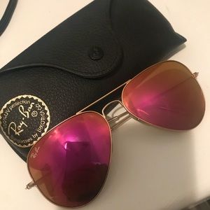 Ray-Bans Aviators hot pink flash lenses